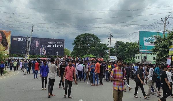 বেনাপোলের সঙ্গে সারাদেশের যোগাযোগ বন্ধ