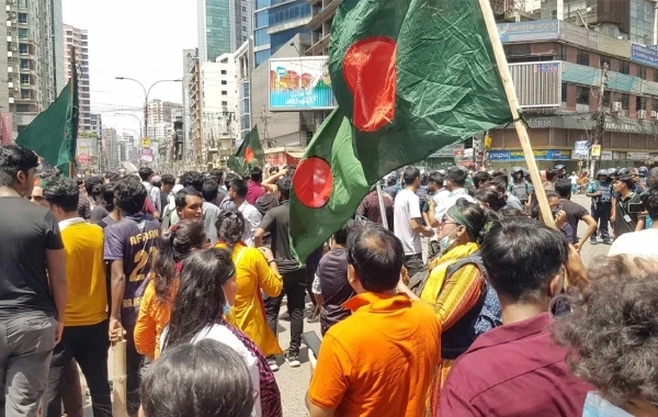 শাটডাউন কর্মসূচি: এবার কাকরাইলে সড়ক অবরোধ