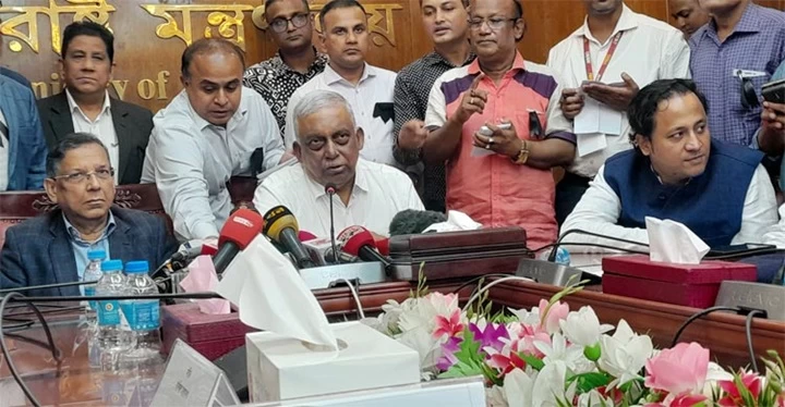 ‘বুধবার থেকে শনিবার ১৩ ঘণ্টা শিথিল থাকবে কারফিউ’