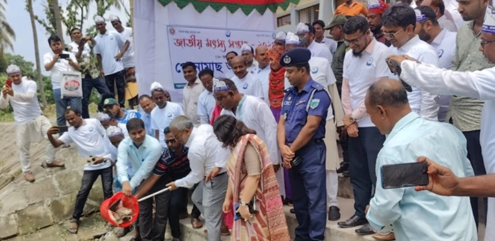 মোহনপুরে জাতীয় মৎস্য সপ্তাহ উদ্বোধন