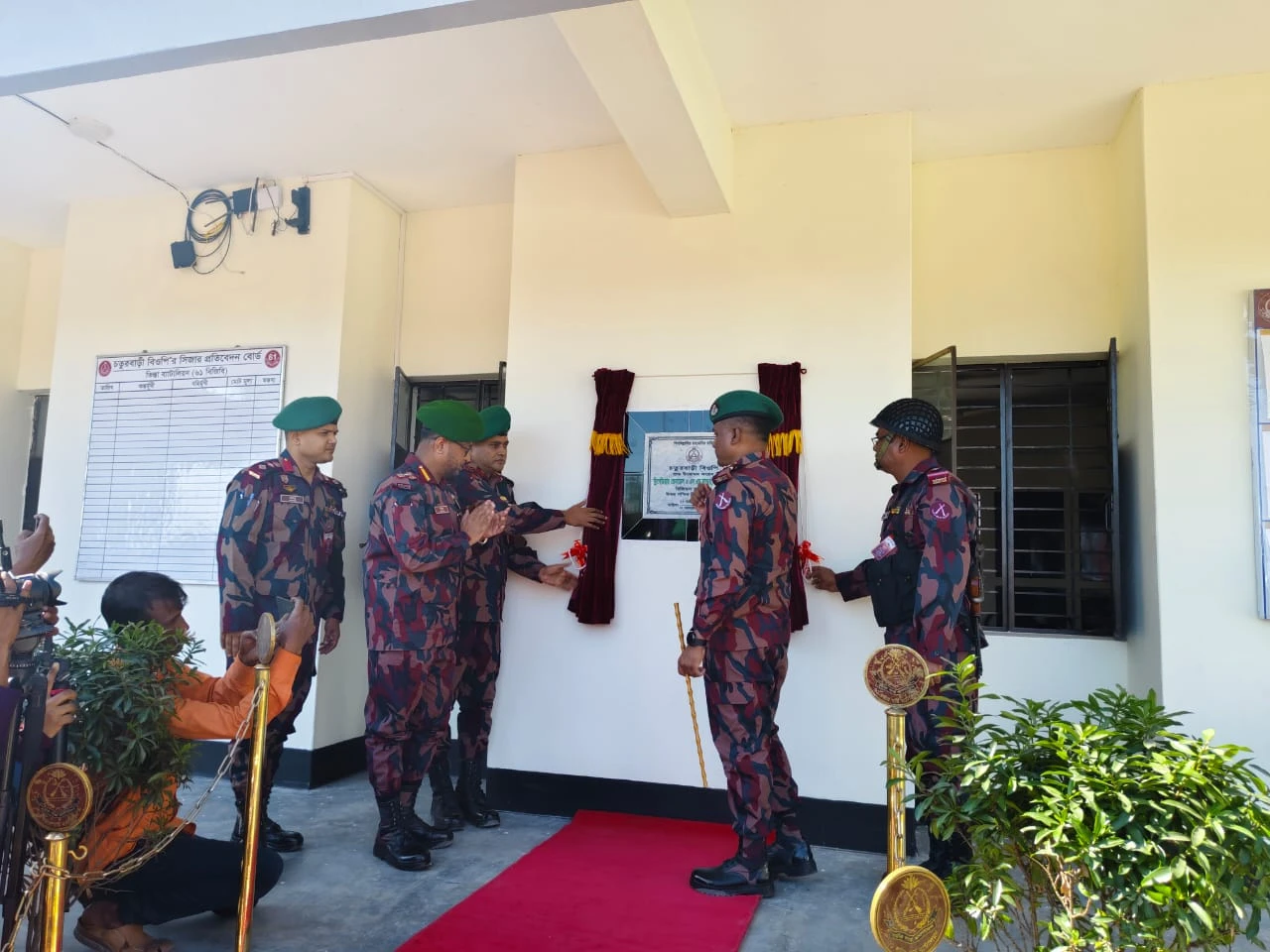 লালমনিরহাটে সীমান্ত সুরক্ষা জোরদারে নতুন বিওপি' ক্যাম্পের যাত্রা শুরু