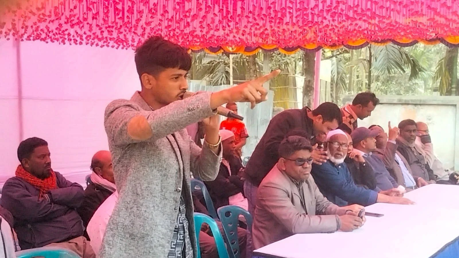 সাপ্টিবাড়ি ইউনিয়নের ৮ও  ৯ নং ওয়ার্ডে উঠান বৈঠক—ধানের শীষের প্রার্থী রোকন উদ্দিন বাবুলের পক্ষে জোরালো প্রচারণা