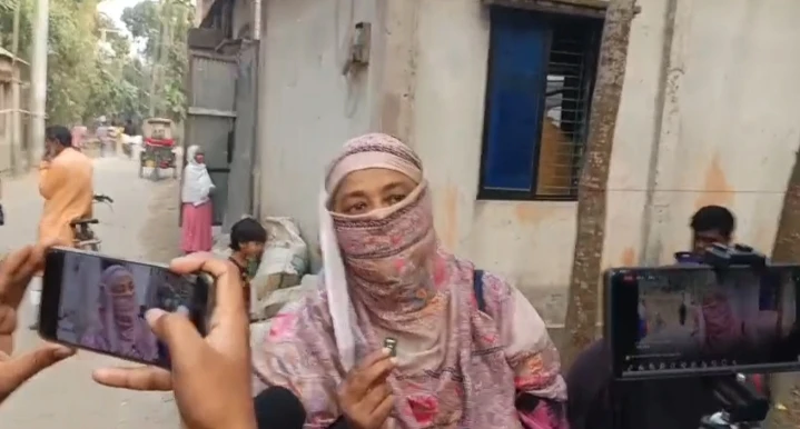 হিজাব পরে ভোট চাইতেই সংঘর্ষ—হাতীবান্ধার টংভাঙ্গায় রণক্ষেত্র, আহত উভয়