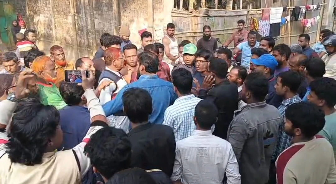 জামায়াতে পর্দাশীল নারীর হিজাব খুলতে বাধ্য করার অভিযোগে হাতীবান্ধায় জামায়াত–বিএনপি রক্তক্ষয়ী সংঘর্ষ, আহত ২৬